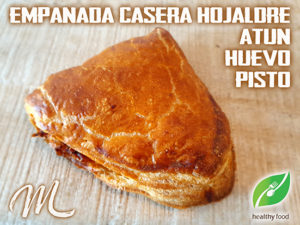 EMPANADA DE HOJALDRE DE ATÚN, pisto de verduras y huevo duro